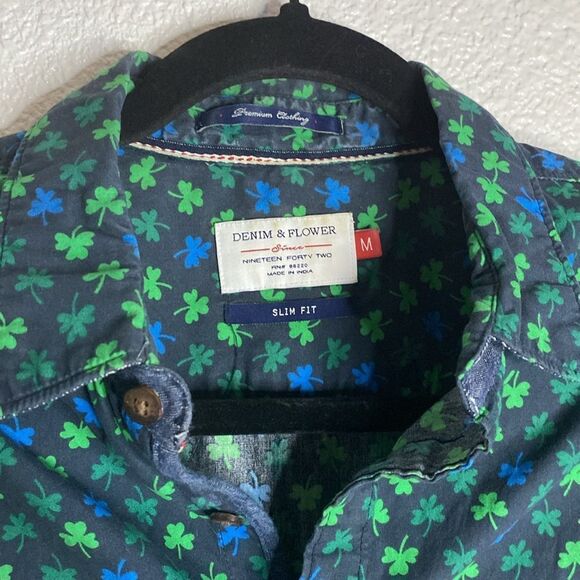 Denim & Flowers-Slim fit lucky four leaf clover short sleeve button down- Size M - Picture 4 of 7